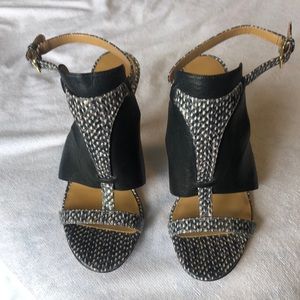 Nine West black and snakeskin booties size 7W